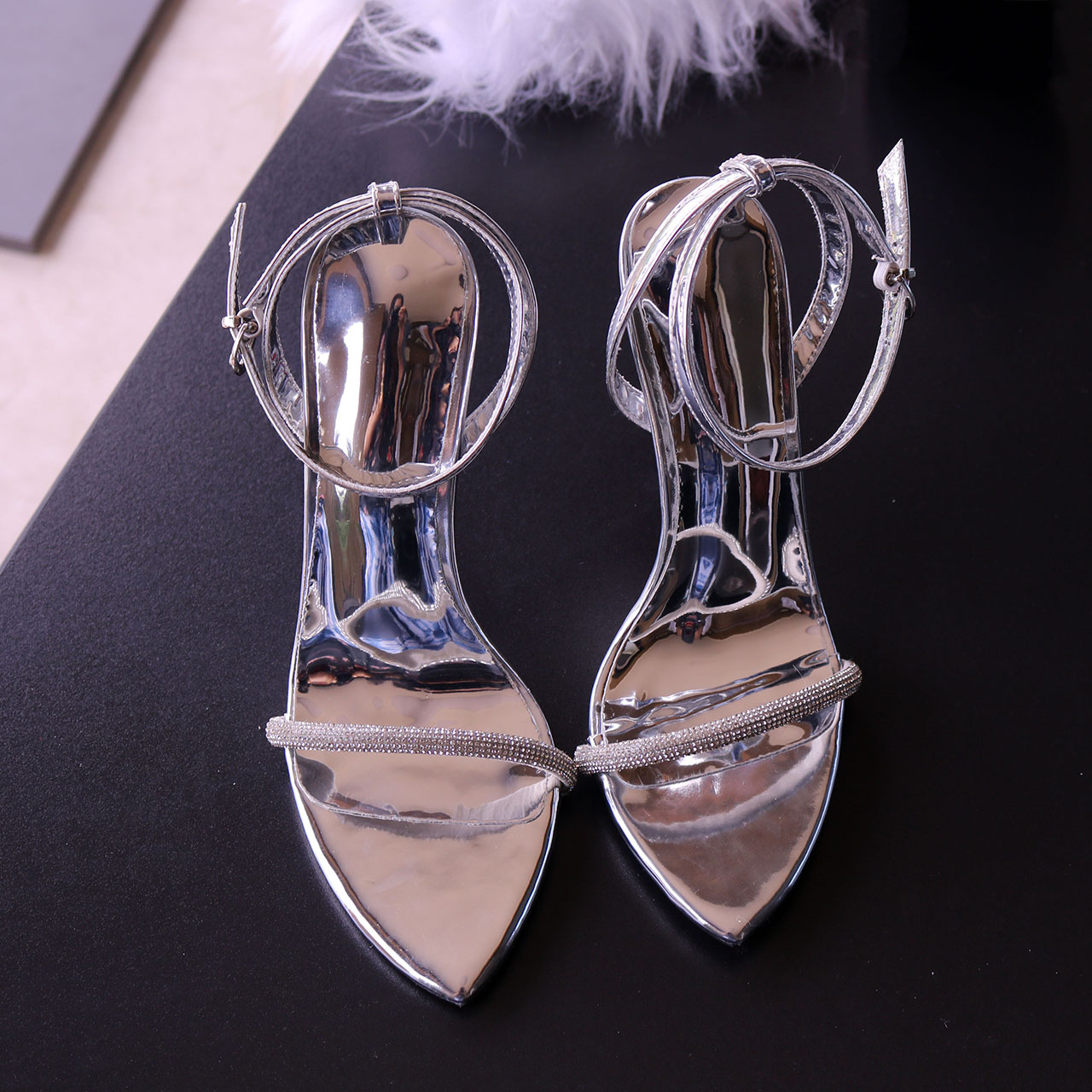 Silberne, spiegellackierte Led – Rhinestone Sandal Women Bewertung und Preis