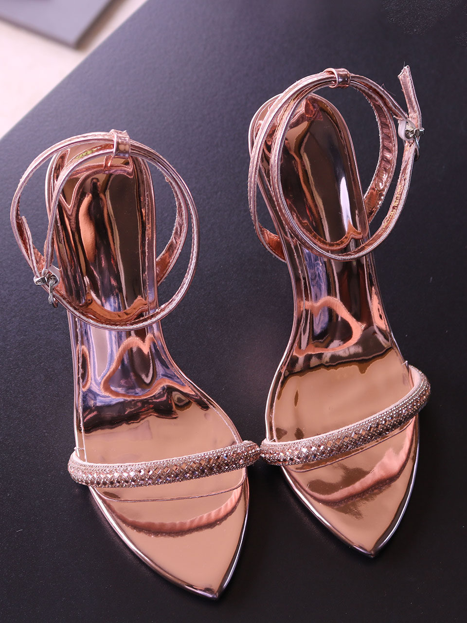 Silberne, spiegellackierte Led – Rhinestone Sandal Women Bewertung und Preis